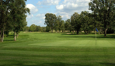 green at Oakwood Golf Course